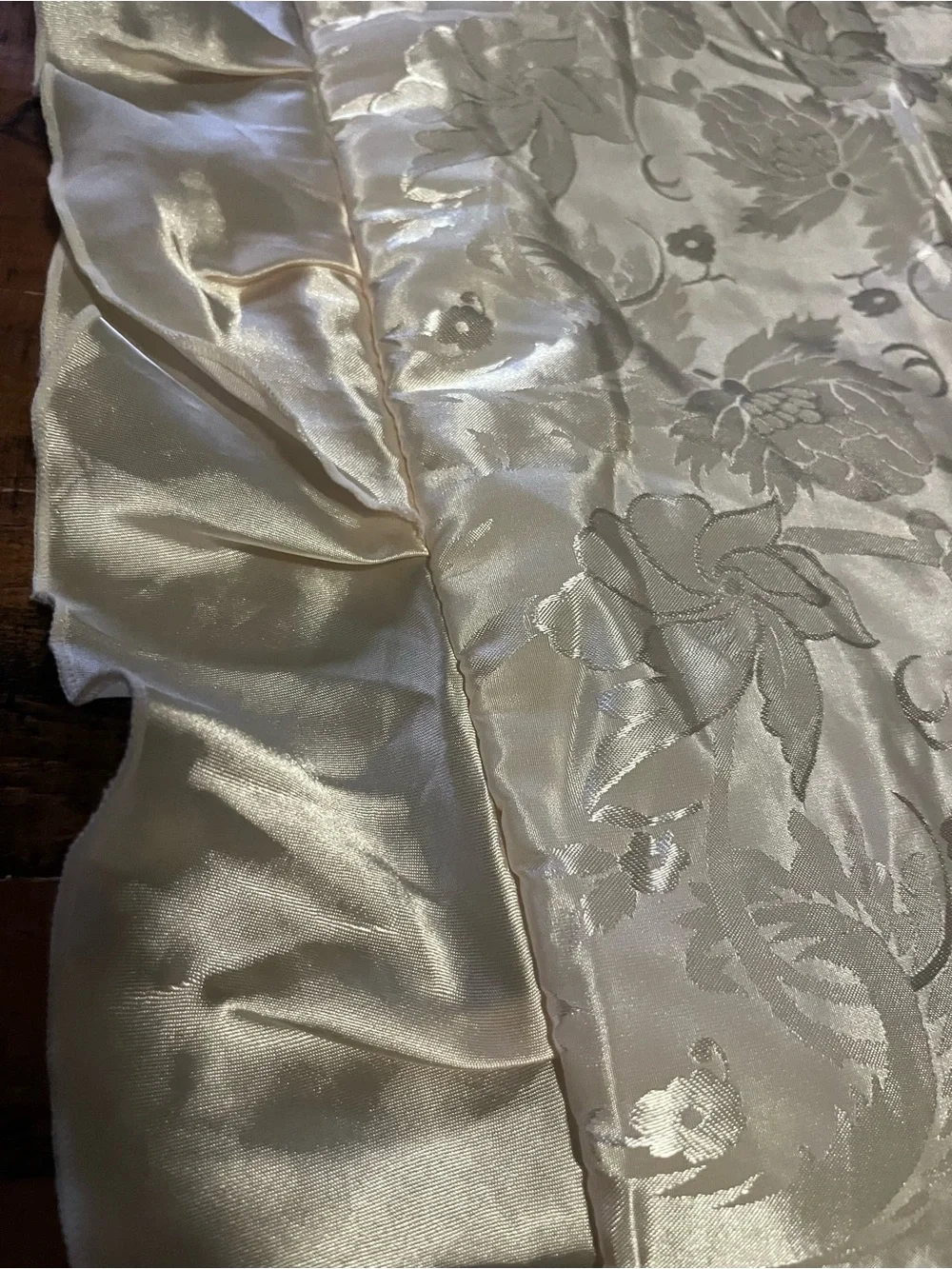 Silky Floral Jacquard Pillowcase in Light cream W/ ruffles